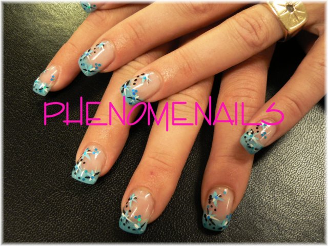 frenchblauwmetnailart.jpg