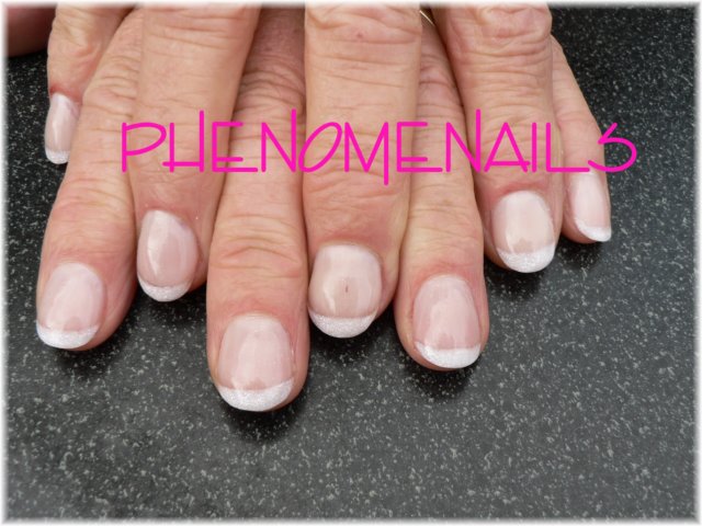 witfrenchmanicurerond2.jpg